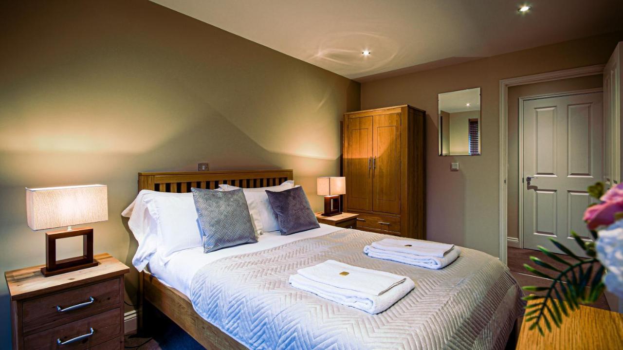 Superb City Center 1 Or 2 Bedroom Apts King Bed Southampton Eksteriør billede