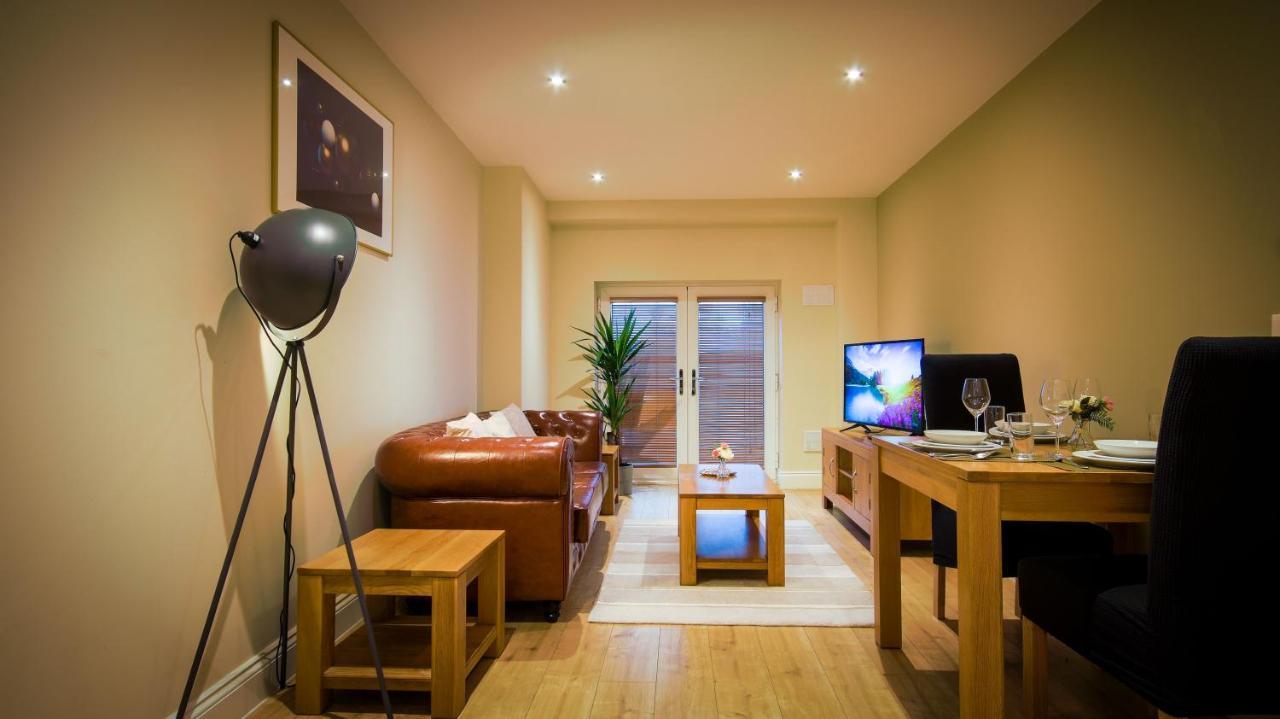 Superb City Center 1 Or 2 Bedroom Apts King Bed Southampton Eksteriør billede