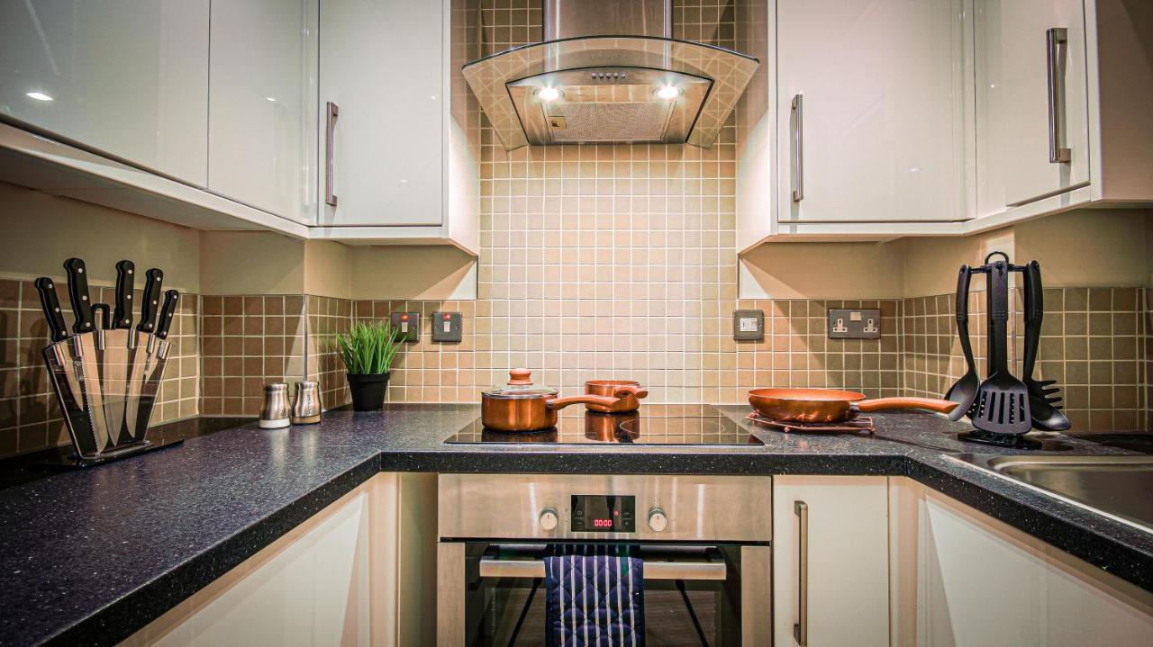 Superb City Center 1 Or 2 Bedroom Apts King Bed Southampton Eksteriør billede