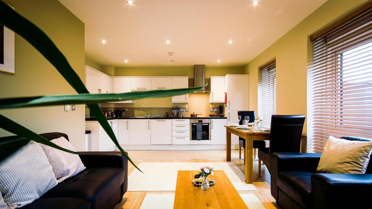 Superb City Center 1 Or 2 Bedroom Apts King Bed Southampton Eksteriør billede