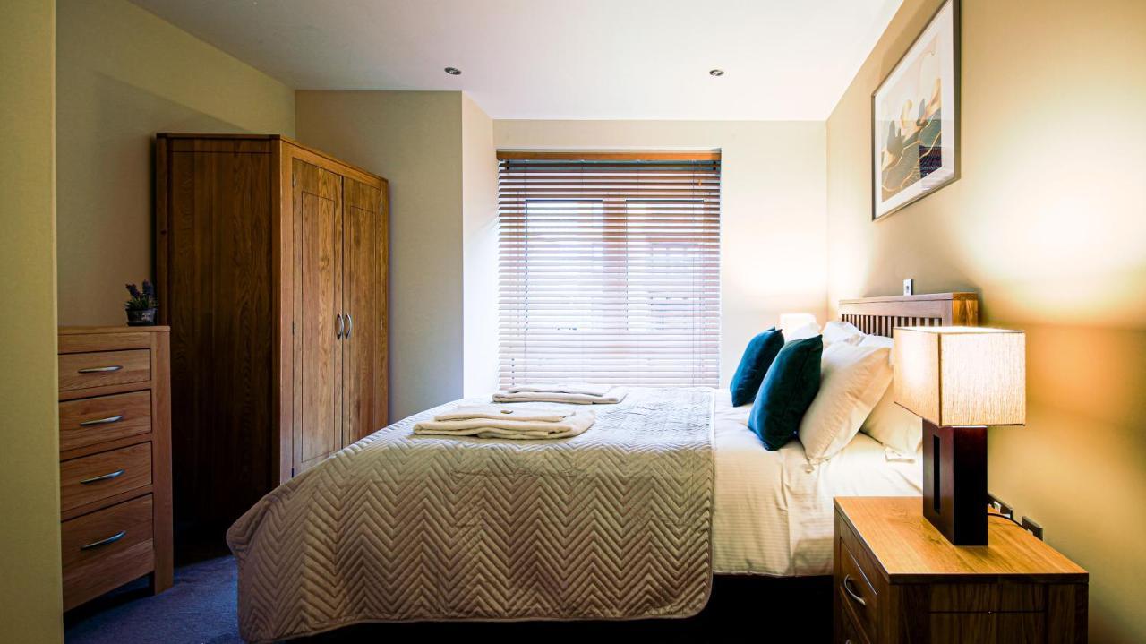 Superb City Center 1 Or 2 Bedroom Apts King Bed Southampton Eksteriør billede