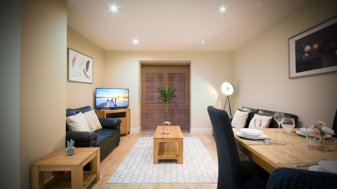 Superb City Center 1 Or 2 Bedroom Apts King Bed Southampton Eksteriør billede