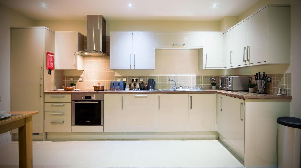 Superb City Center 1 Or 2 Bedroom Apts King Bed Southampton Eksteriør billede