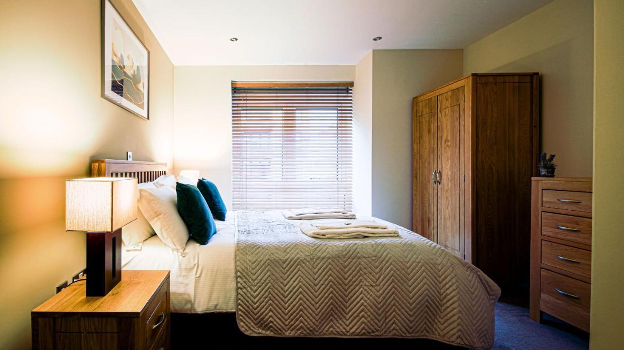 Superb City Center 1 Or 2 Bedroom Apts King Bed Southampton Eksteriør billede