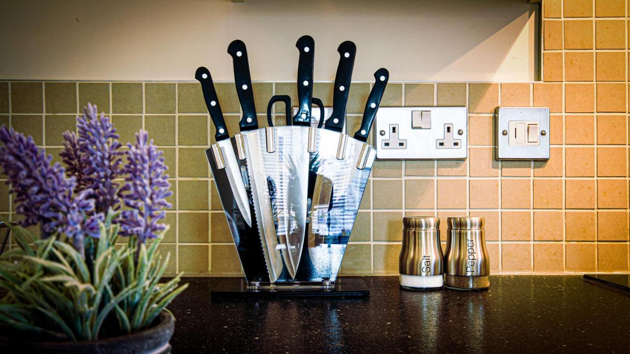 Superb City Center 1 Or 2 Bedroom Apts King Bed Southampton Eksteriør billede