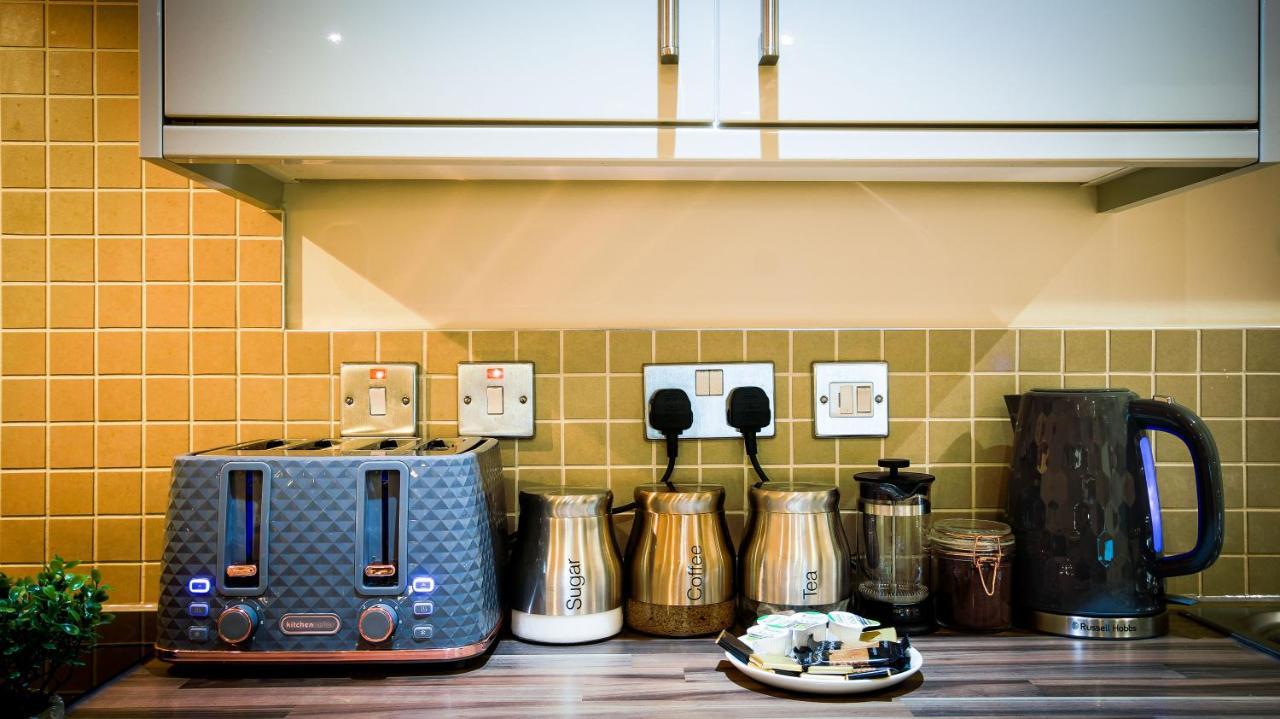 Superb City Center 1 Or 2 Bedroom Apts King Bed Southampton Eksteriør billede