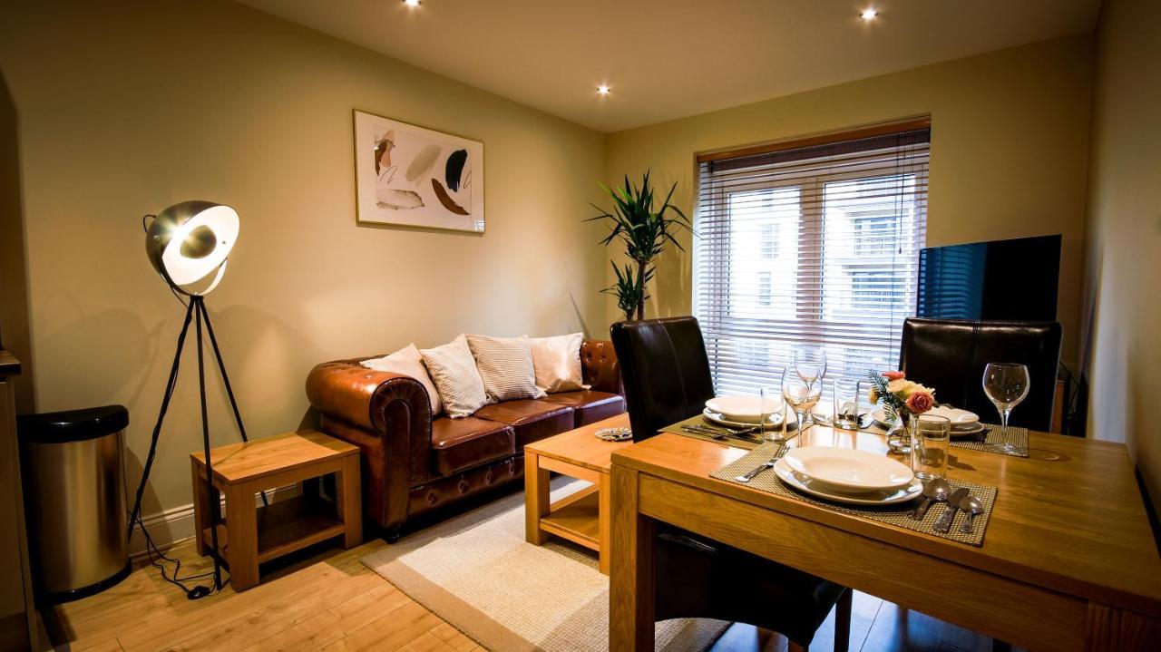 Superb City Center 1 Or 2 Bedroom Apts King Bed Southampton Eksteriør billede
